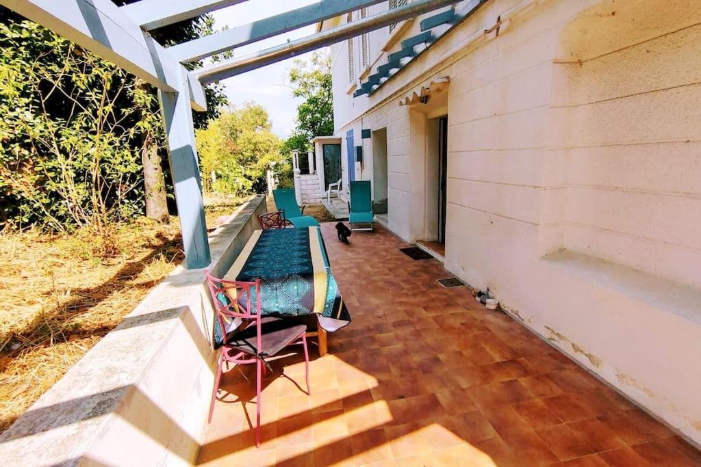 Maison de charme à 200 bord de mer, terrasse, jardin- Lesclesdenicole Le Pradet Esterno foto